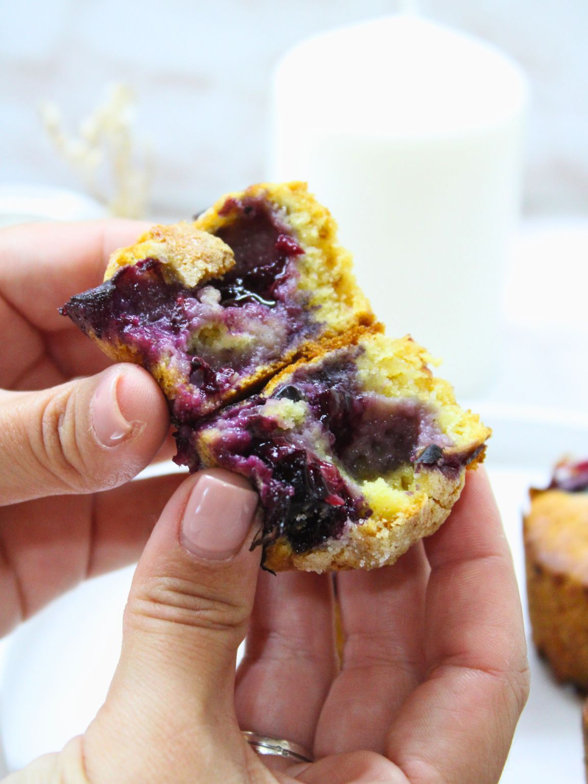 3-Ingredient Blueberry Muffins