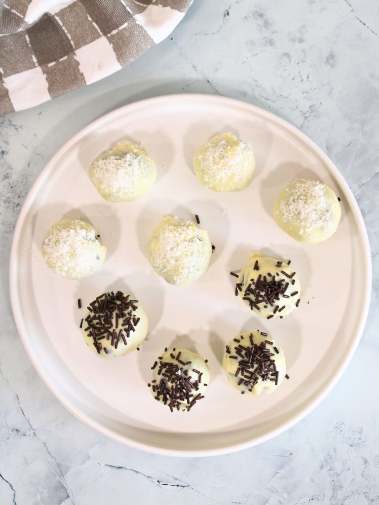 Easy 3-Ingredient Oreo Balls