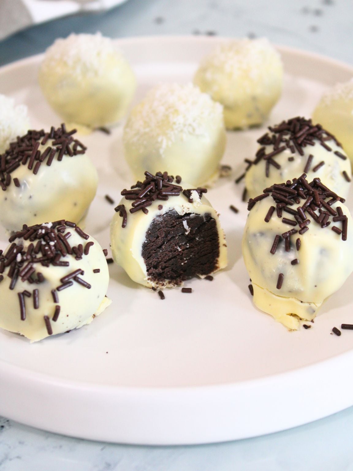 Easy 3-Ingredient Oreo Balls