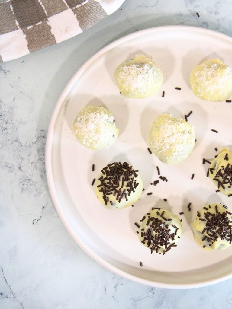 Easy 3-Ingredient Oreo Balls