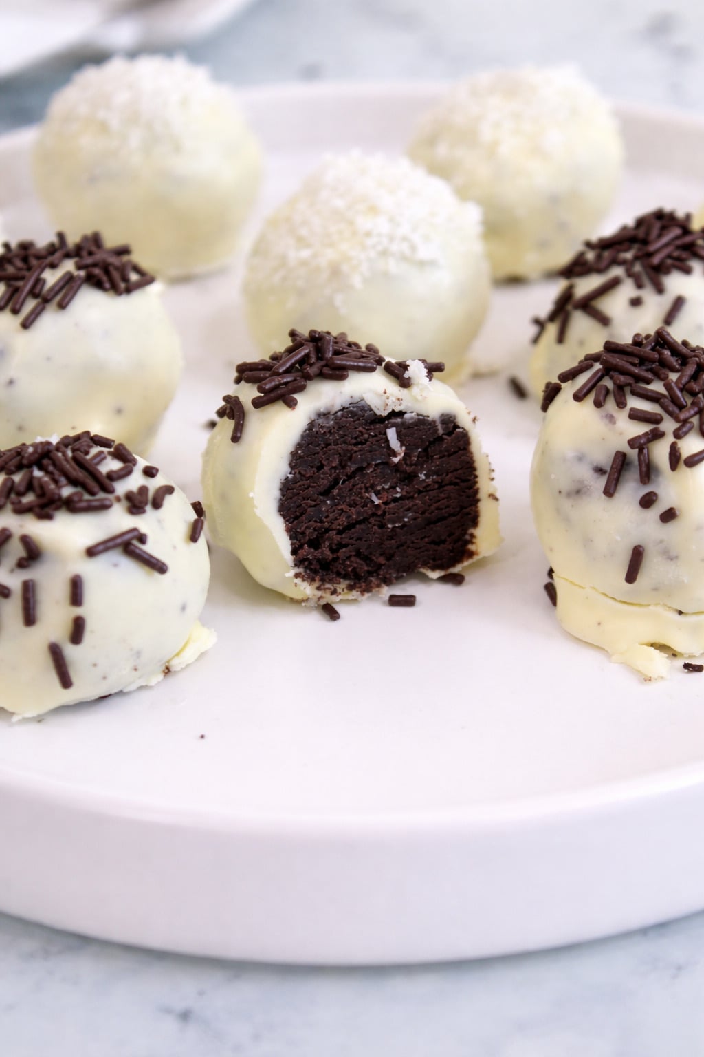 Easy 3-Ingredient Oreo Balls