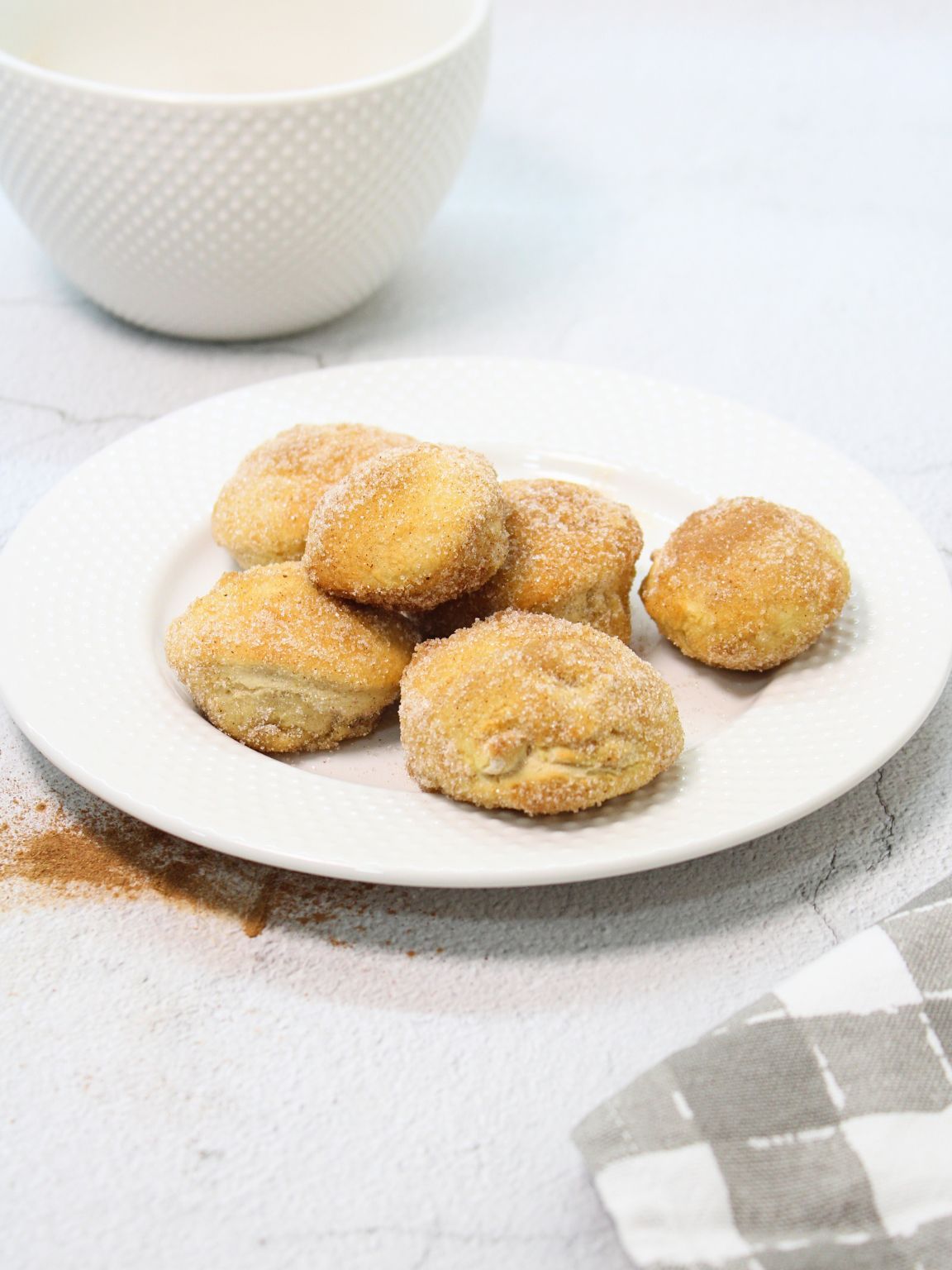 Easy Air Fryer Donut Bites