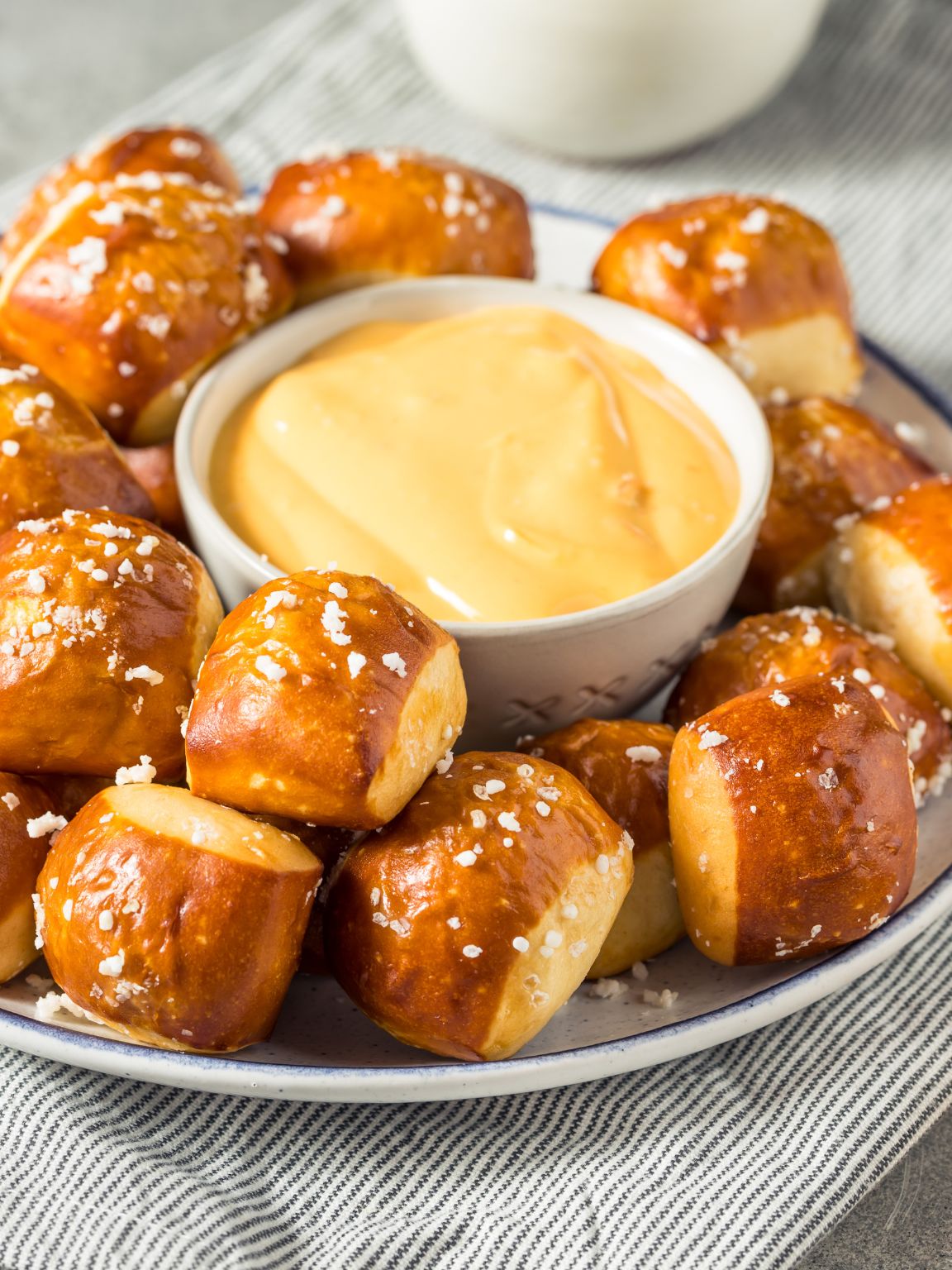 Easy Soft Pretzel Bites