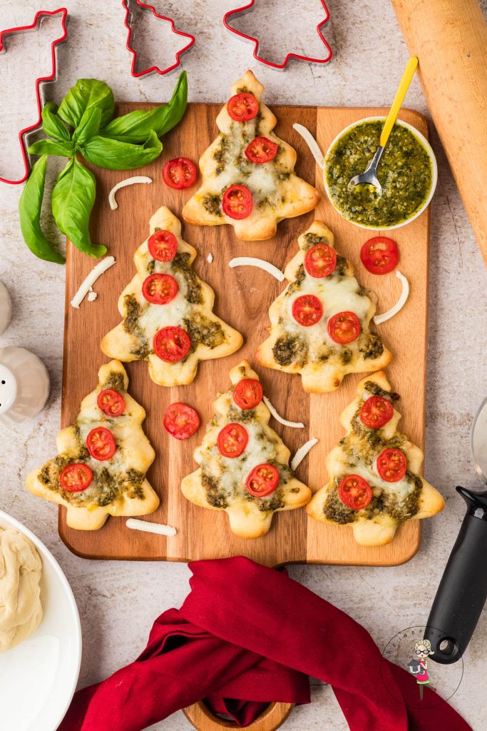 Christmas Tree Pesto Pizza
