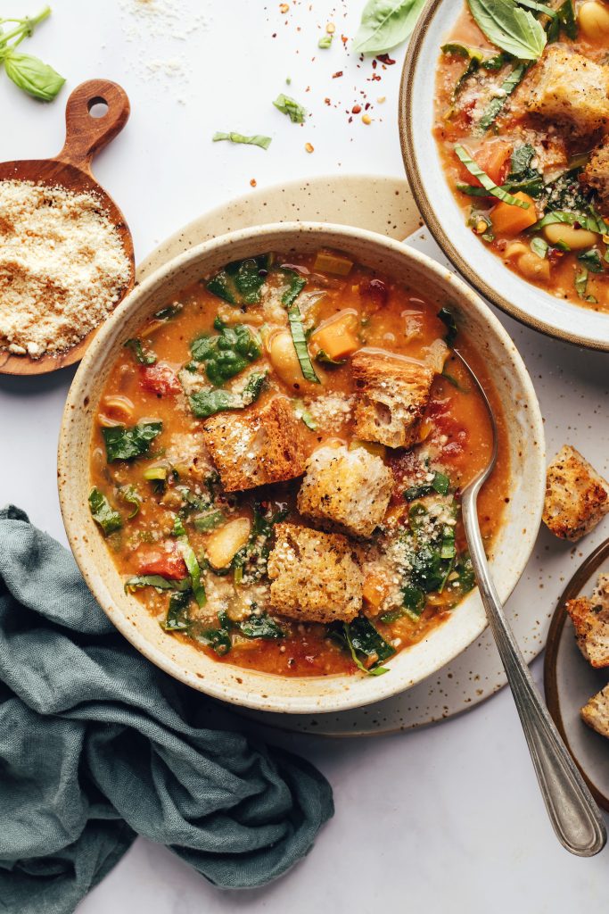 Creamy Tuscan White Bean & Kale Soup