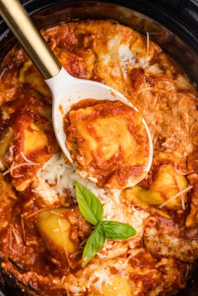 Slow Cooker Ravioli Lasagna