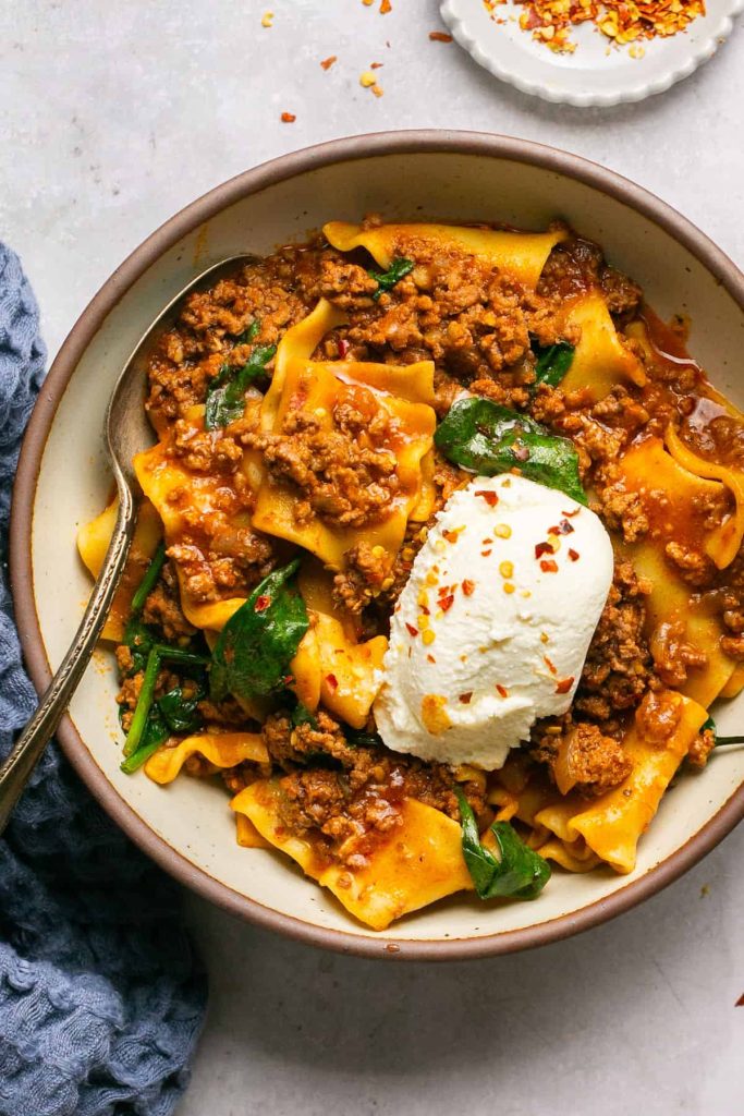 Super Easy Crockpot Lasagna Soup