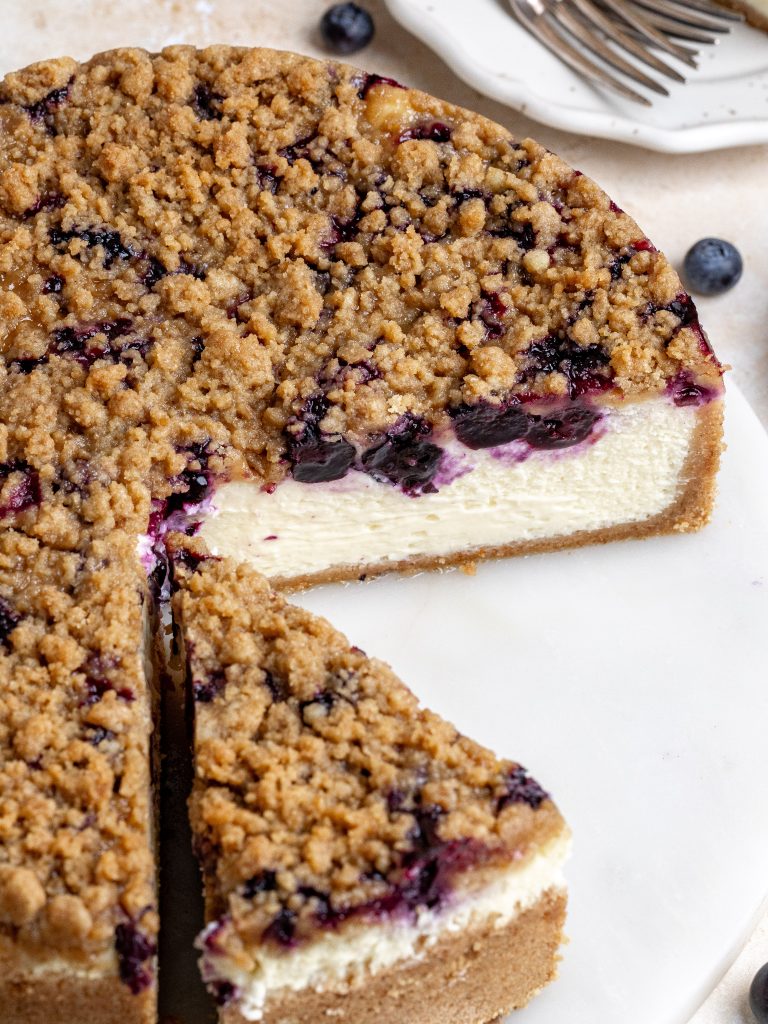 Blueberry Crumble Cheesecake