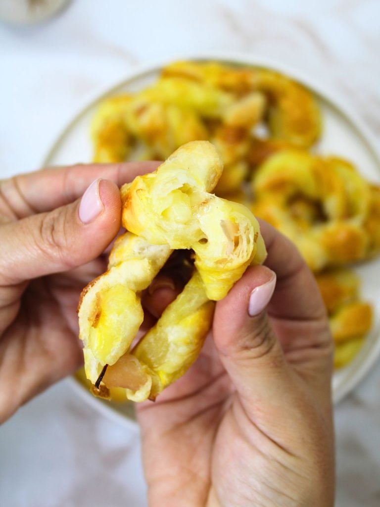 Turkey & Brie Puff Pastry Wreath Bites