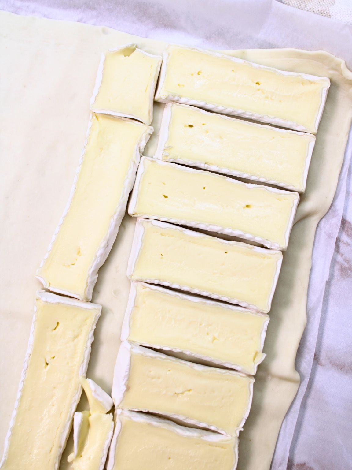 Turkey & Brie Puff Pastry Wreath Bites