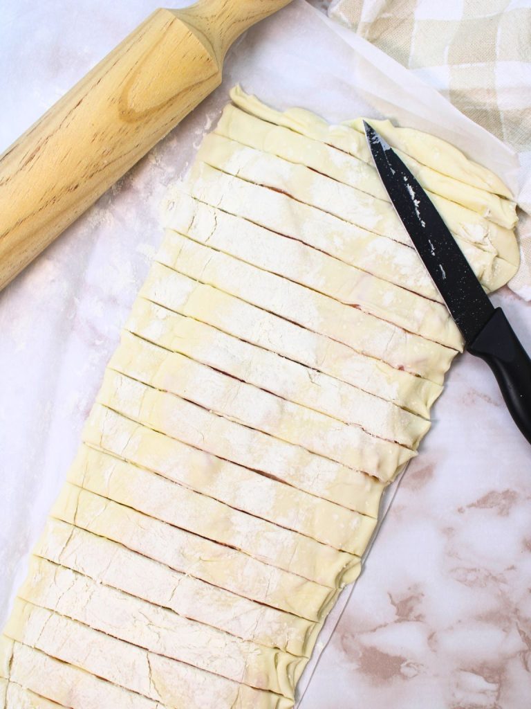 Turkey & Brie Puff Pastry Wreath Bites
