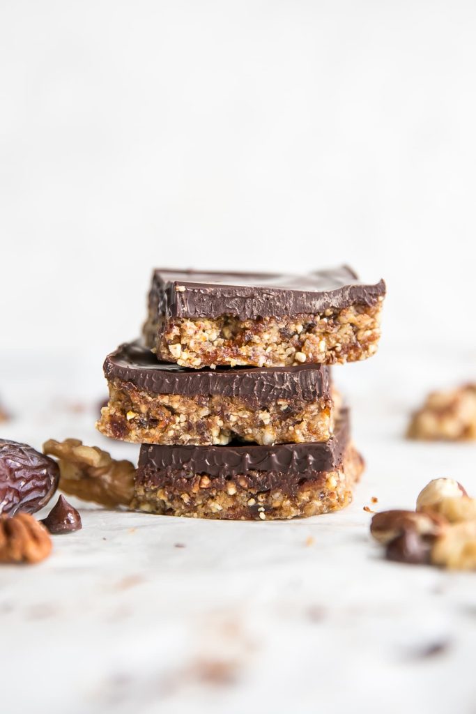 3-Ingredient Chocolate Date Nut Bars