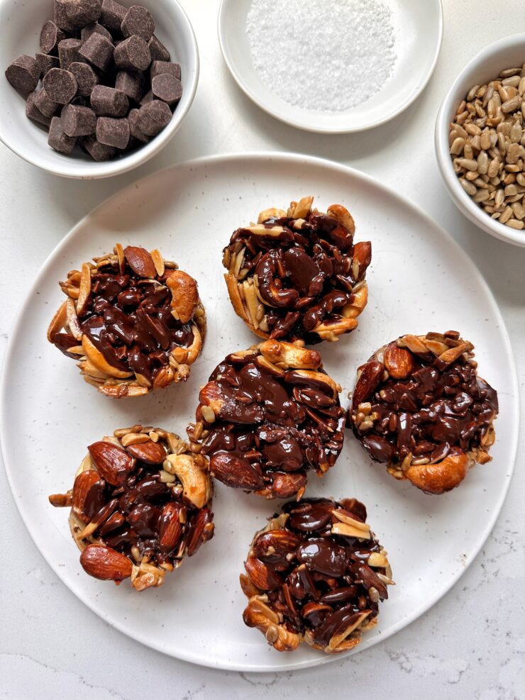 4-Ingredient Crunchy Granola Cups