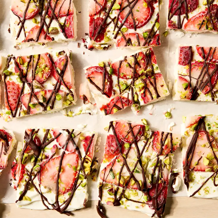 Dubai Chocolate Strawberry Yogurt Bark