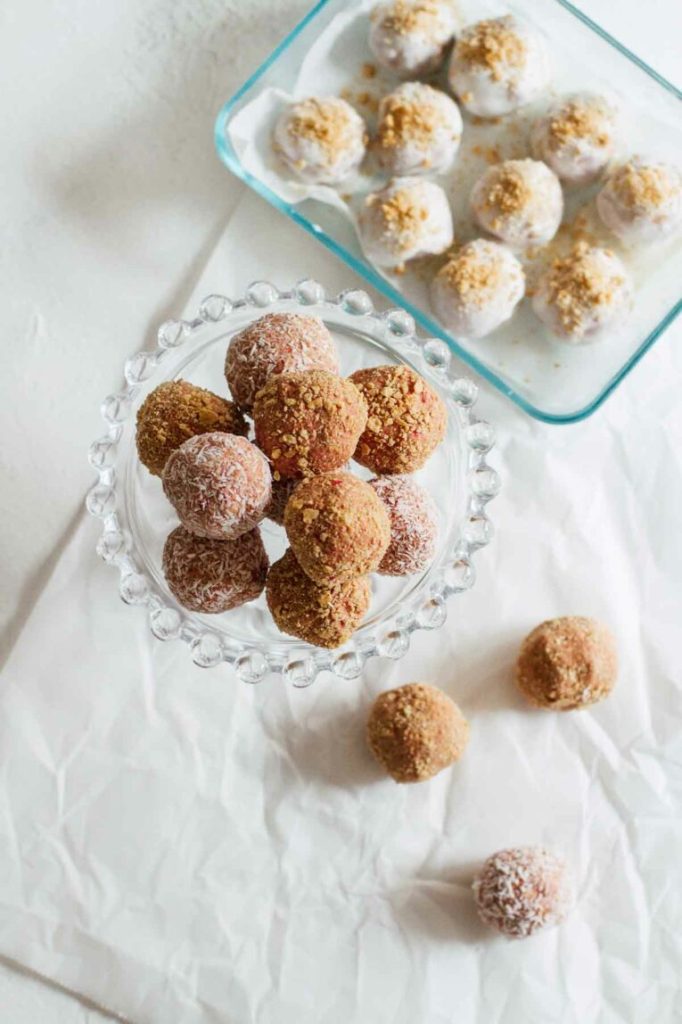Strawberry Cheesecake No-Bake Energy Bites