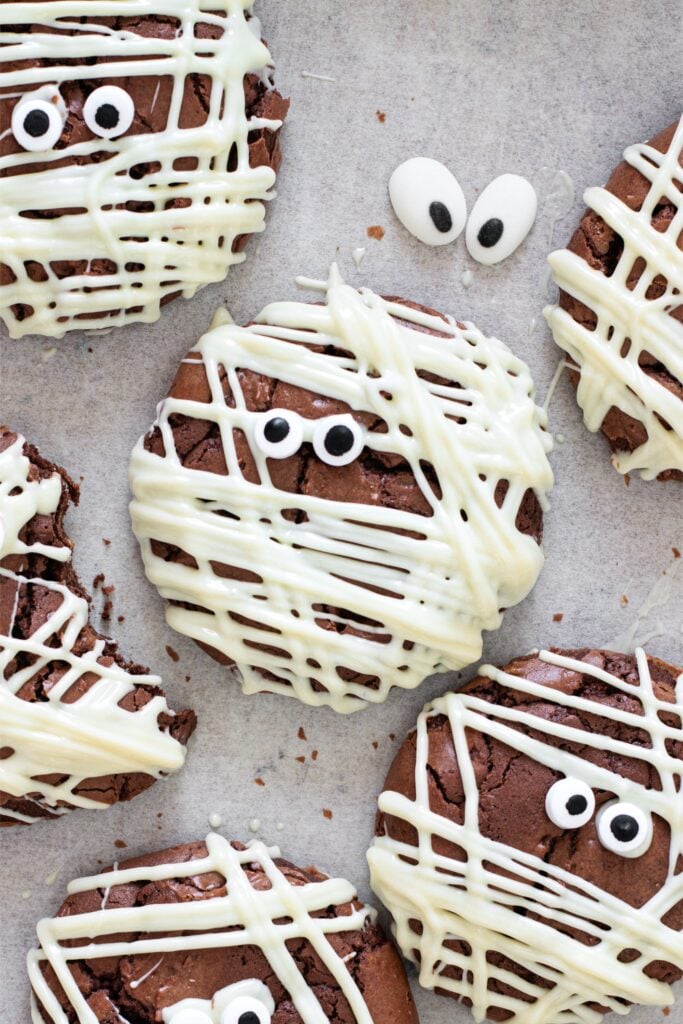 Halloween Mummy Brownie Cookies